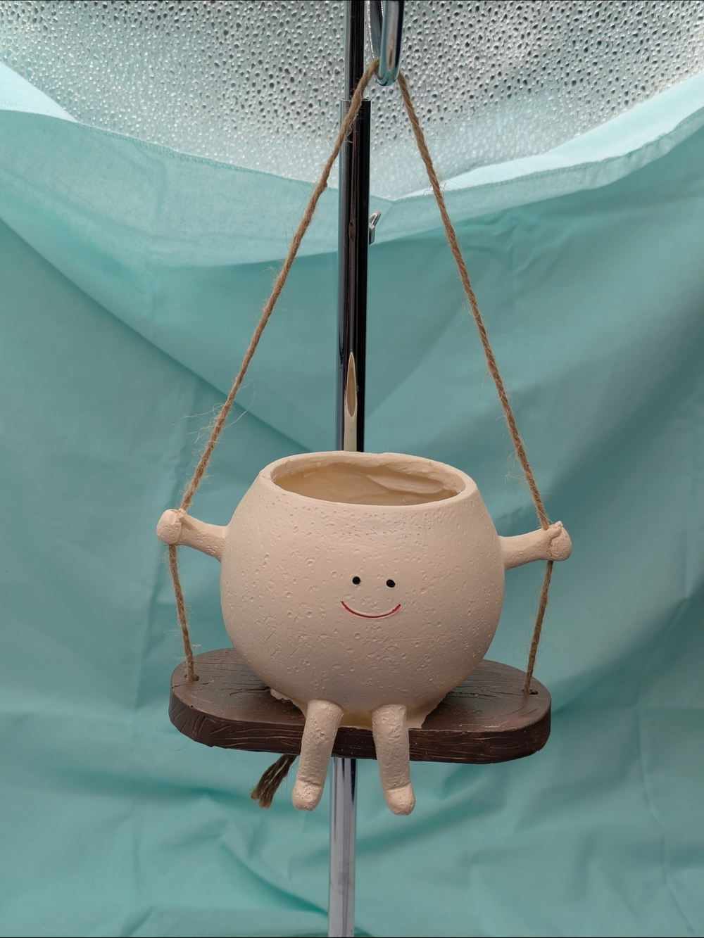 Smiling Hanging Ceramic Planter in Cream